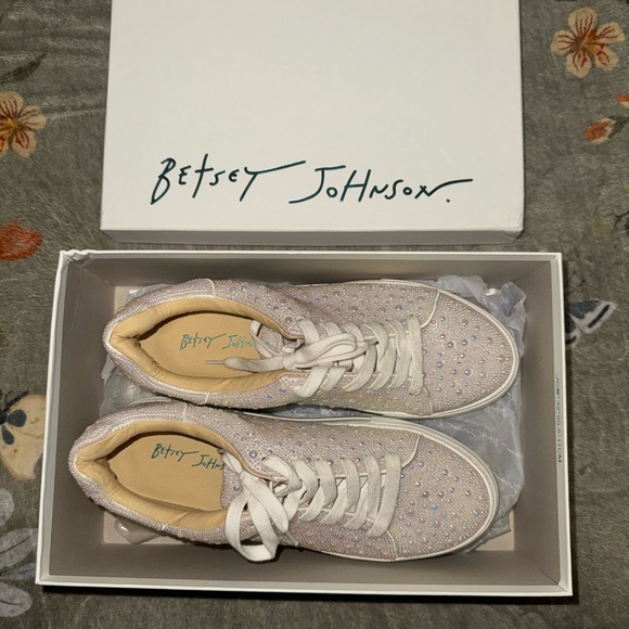 Betsey Johnson Sidny ivory white sneakers 10 wedding sparkly - Picture 3 of 9